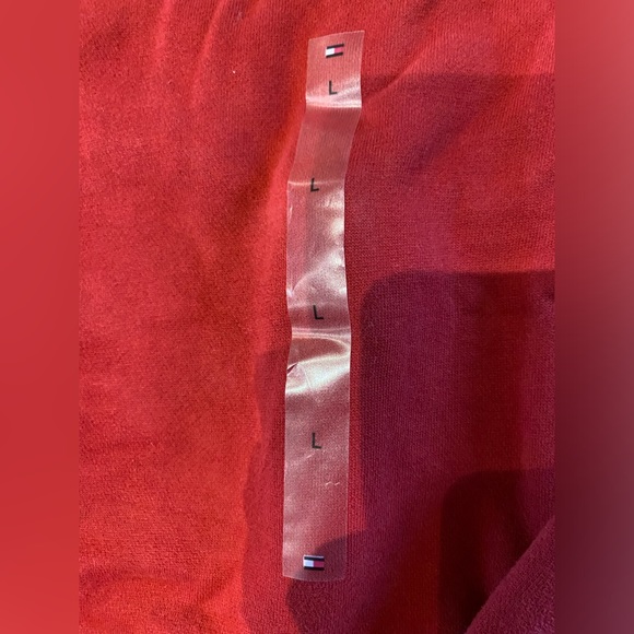 BNWT Tommy Hilfiger- Men’s Large - Picture 2 of 4